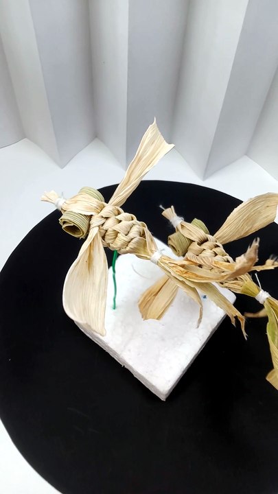 Simple Paper Clip Hack for a Dragonfly Centerpiece Decor