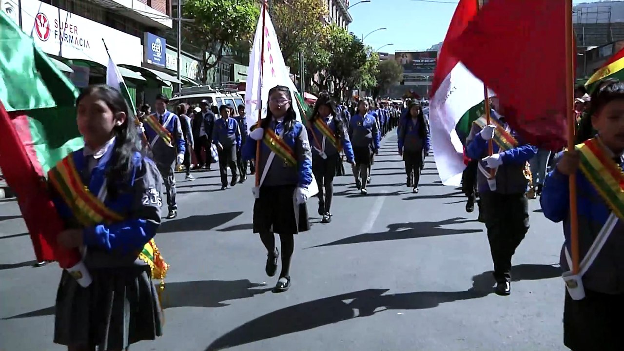 DESFILE ESCOLAR La Paz