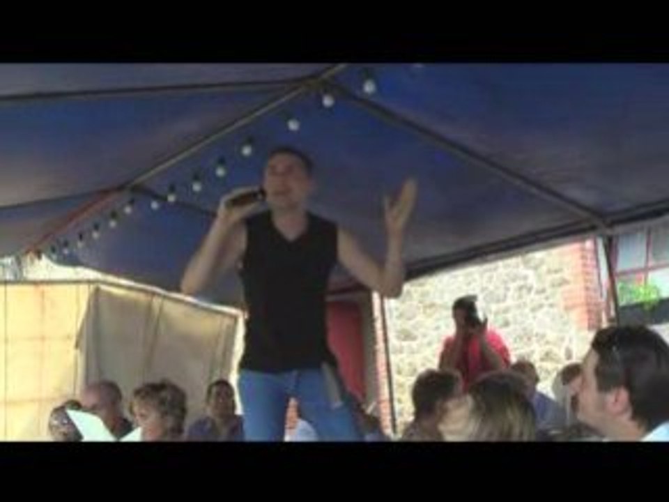 Le petit pochetron rouge