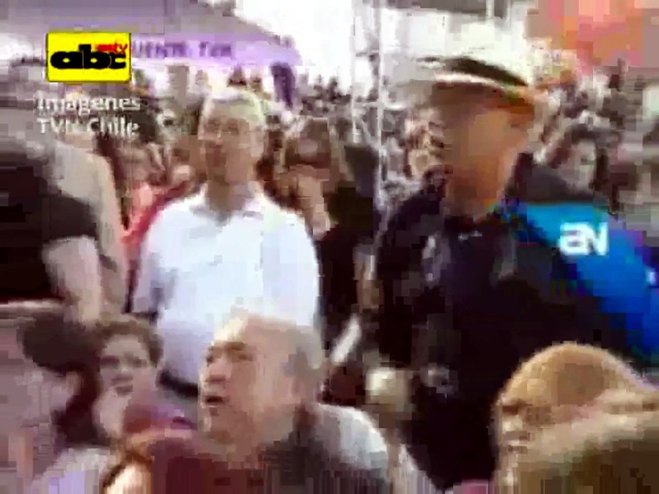 Mario Vargas Llosa abucheado en Chile