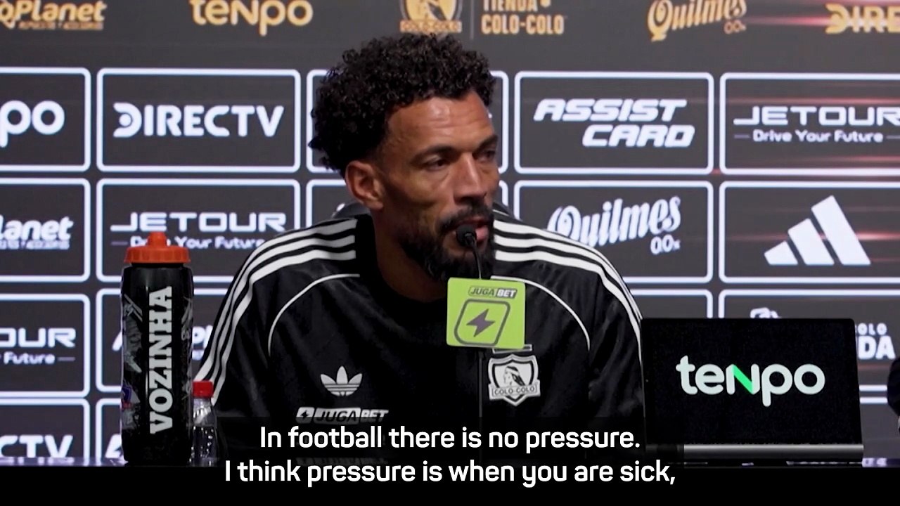 'No pressure' - World Cup hero Vozinha unveiled at Colo-Colo