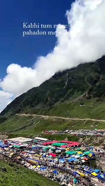 Kedarnath view with mountain sounded by crowds 🔥🔥❤️❤️