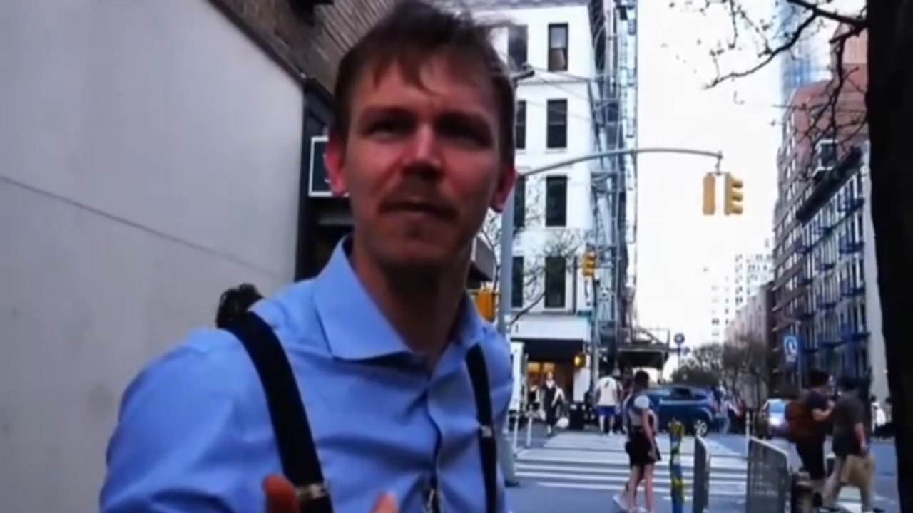 SURROUNDED BY RUSSIAN  DIPLOMATS IN NEW YORK