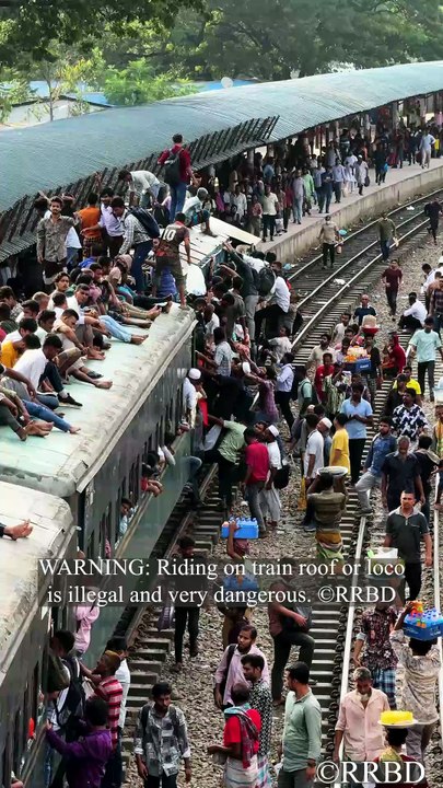 Riding train roofs is deadly! 🚂⚠️🚫