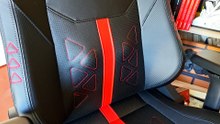 Prueba de la función de masaje en la DXRacer Martian Pro