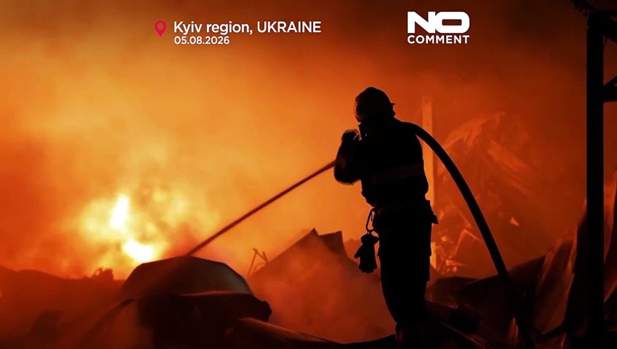 Incendi divampano dopo attacco russo con missili e droni su Kiev