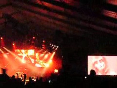 The Do - On My Shoulders - Eurockeennes Belfort 2008