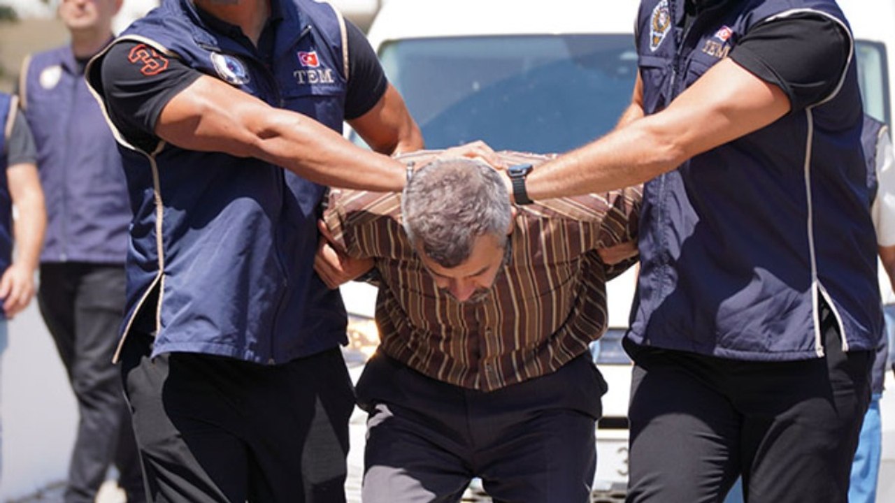 Cumhurbaşkanına suikast girişiminden aranan firari FETÖ üyesi adliyeye sevk edildi