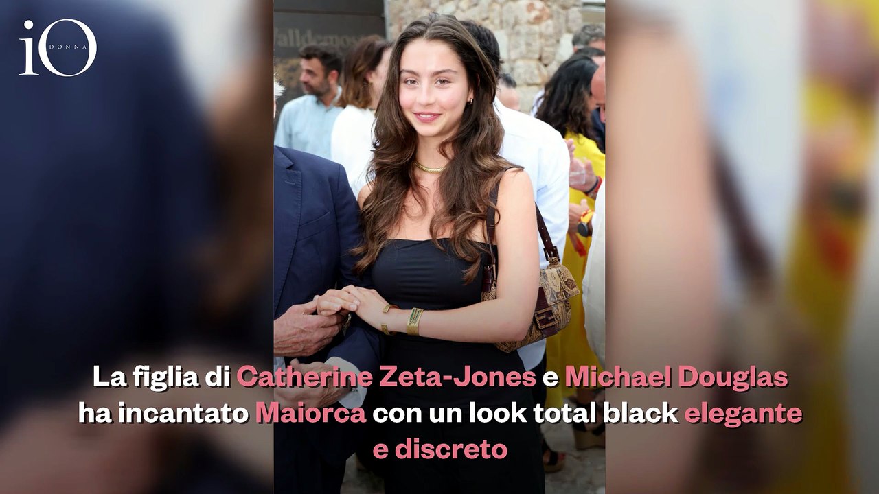 Carys Zeta Douglas a Maiorca con papà, ma brilla come mamma Catherine