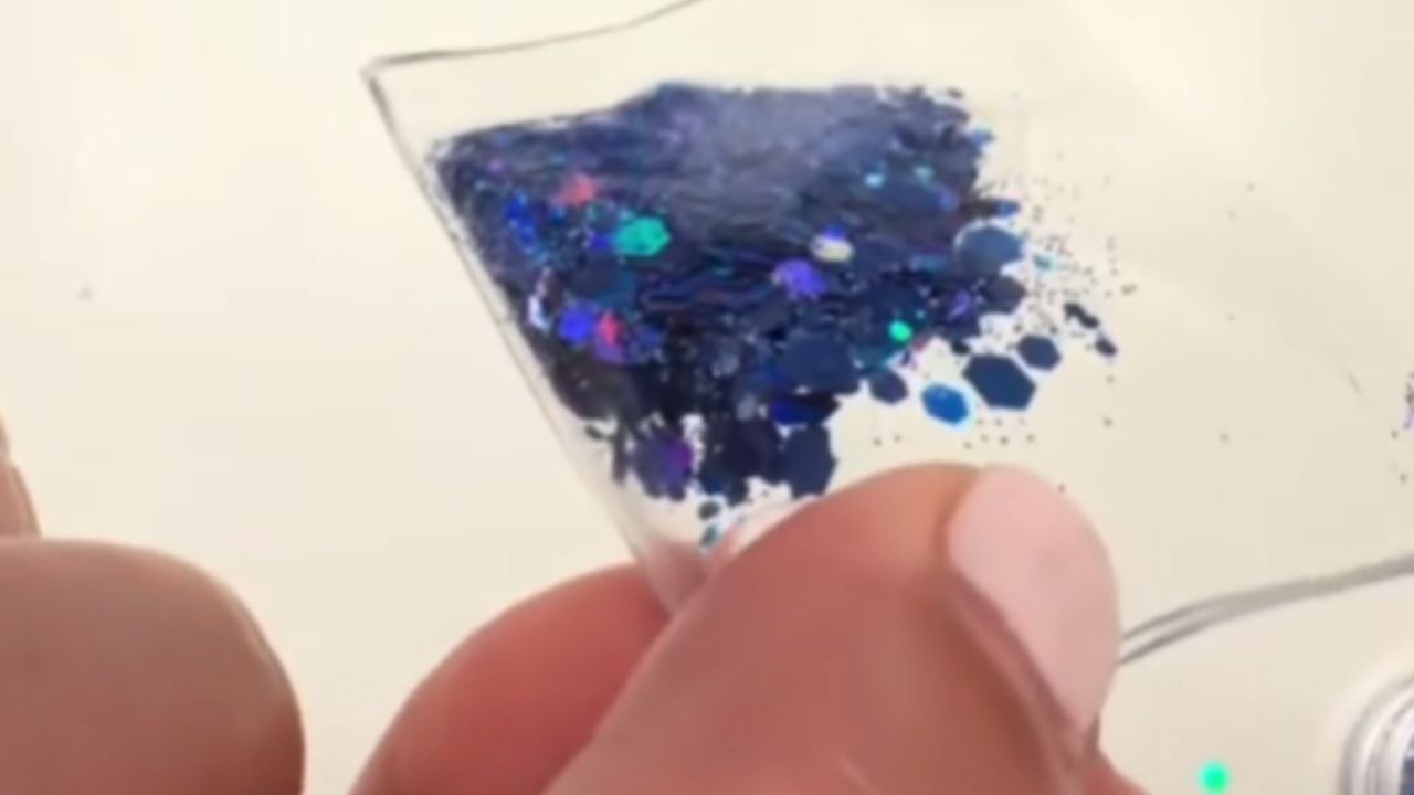 Glitter Trapped In Tape Makes A Surprisingly Neat Balloon