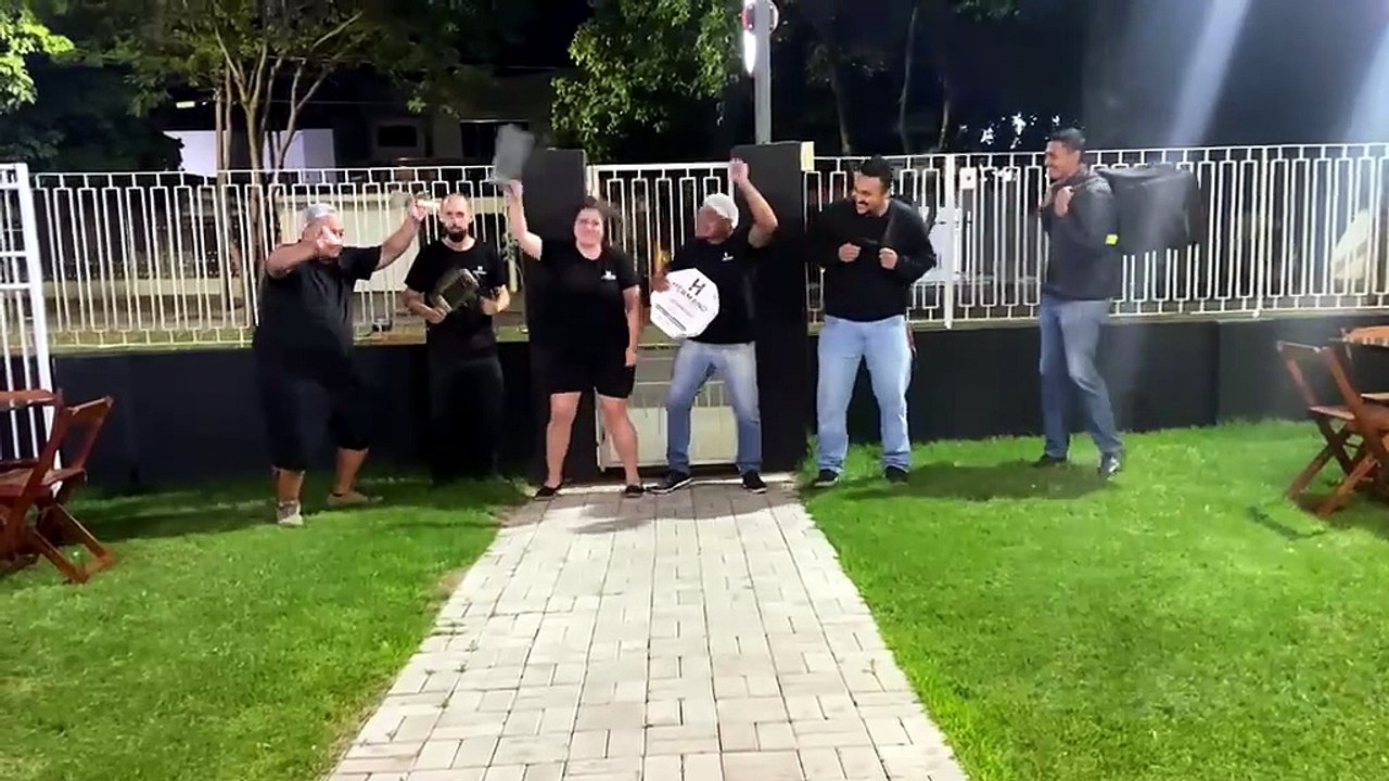 Lanchonete cria promoção inspirada nas eleições e resultado surpreende em Umuarama