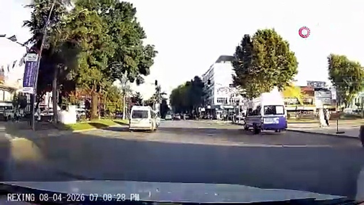 Makasçı trafik teröristi kamerada: Ne kendi canını düşündü ne de başkasının canını!