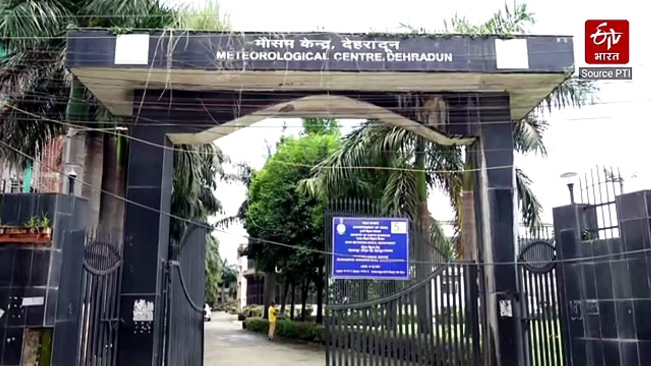 उत्तराखंड में भारी बारिश से हाहाकार, देहरादून में स्कूल बंद; मध्यमहेश्वर यात्रा और कॉर्बेट सफारी ठप