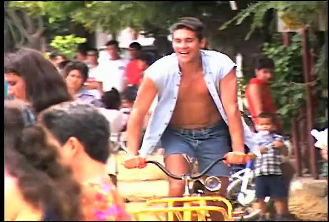 Me llaman Lolita | show | 1999 | Official Trailer