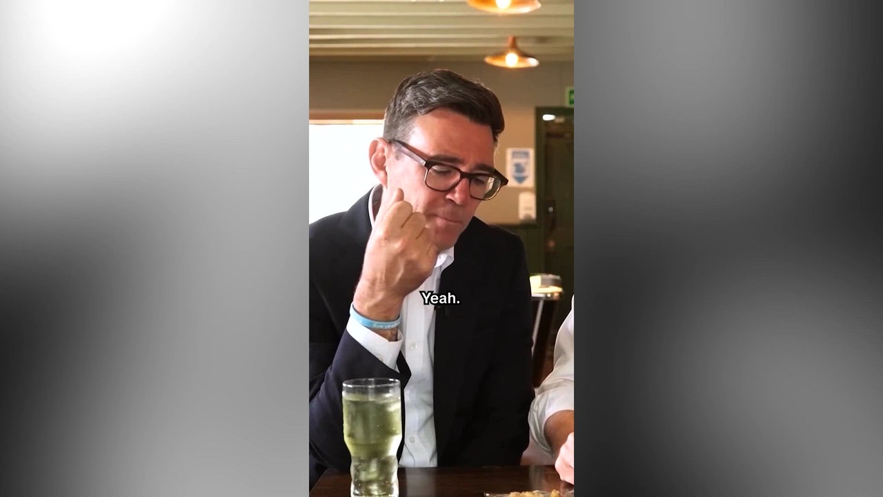 ¿Cómo utiliza el primer ministro británico sus redes sociales?