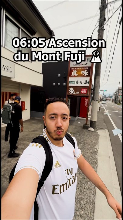 On monte le mont Fuji
