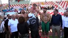 Taşköprü’de başpehlivan ve karakucak güreşleri nefes kesti