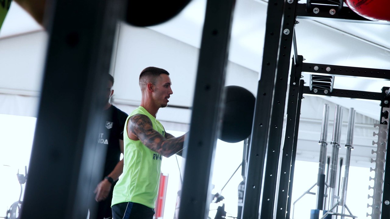 Primer entrenamiento de Grimaldo como jugador del Atleti