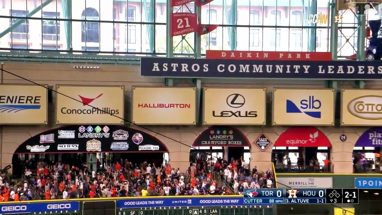 José Altuve superó a Bob Abreu y le da caza en otro registro