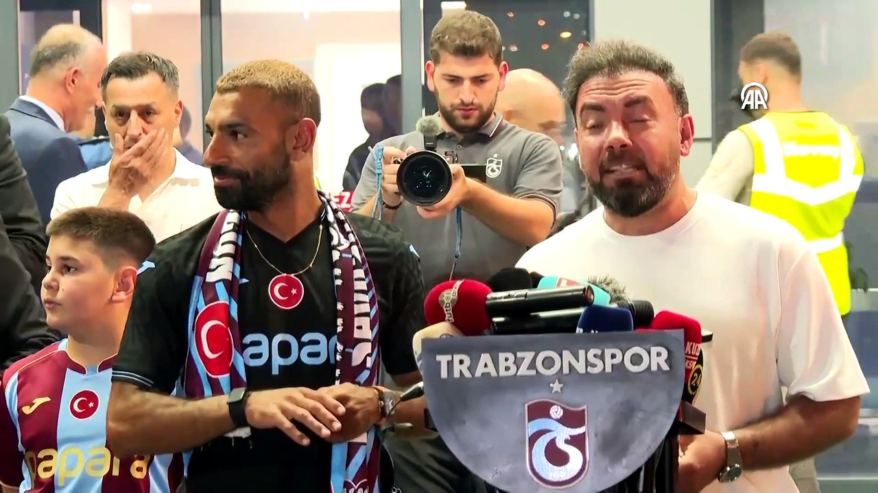 Mısırlı yıldız futbolcu Muhammed Salah, Trabzon'a geldi | Ajansspor | AA