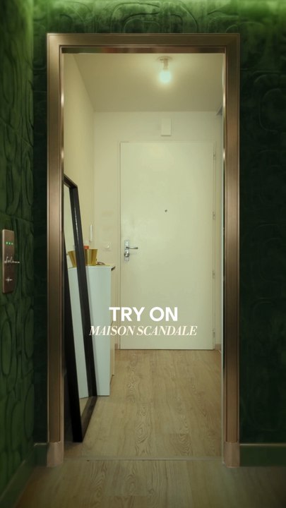 Try on MAISON SCANDALE