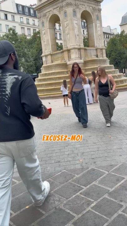 Elle gagne l’argent si elle quitte sa copine