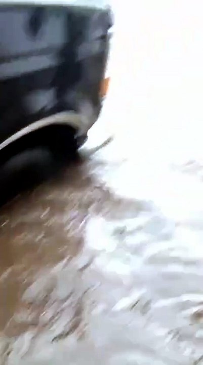 🚨 Así luce la colonia La Virgen tras las fuertes lluvias registradas la tarde de este miércoles en Durango. ⛈️🌧️