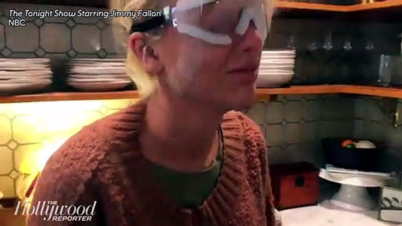 Post-Surgery Taylor Swift Brought to Tears After Picking the Wrong Banana | THR News [Full Movie]