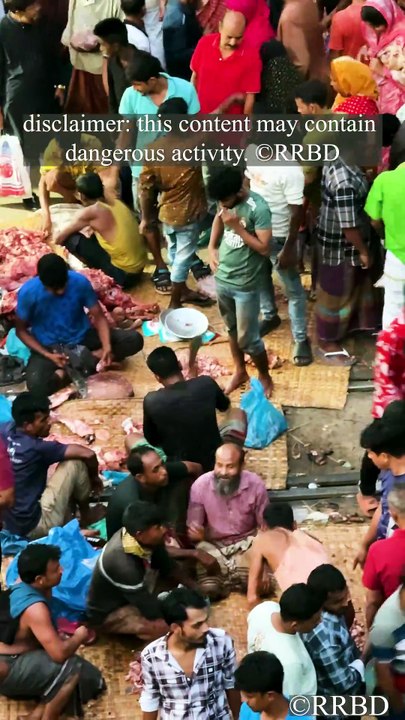 💥Dirty meat market on railway 🥩🚉