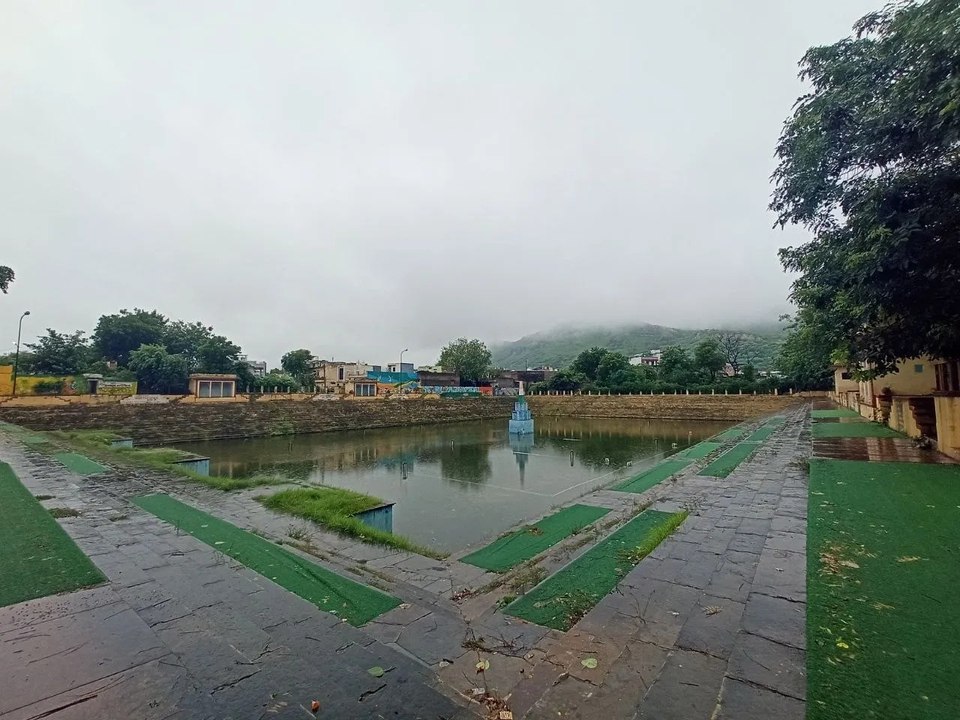 Alwar: अलवर में झमाझम बारिश, सड़कों पर जलभराव;...