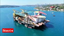 Dev vinç gemisi İstanbul Boğazı'nda