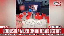 La conquistó con un regalo distinto y el video se hizo viral