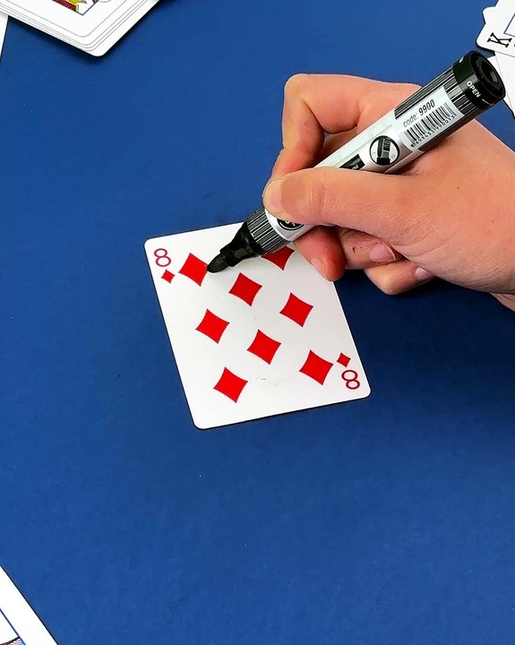 Secret number 8 hidden in a playing card! ♦️