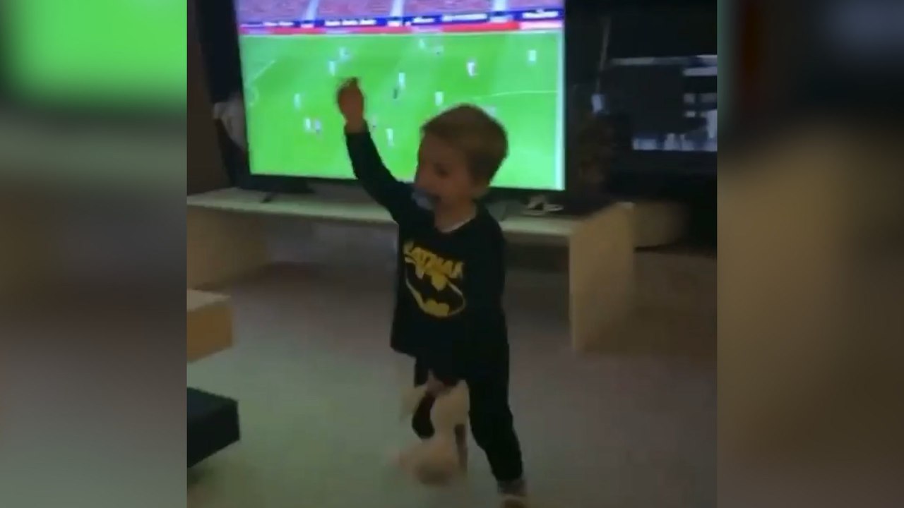 La divertida reacción de los hijos de Alice Campello y Álvaro Morata al ver a su padre jugando por la tele