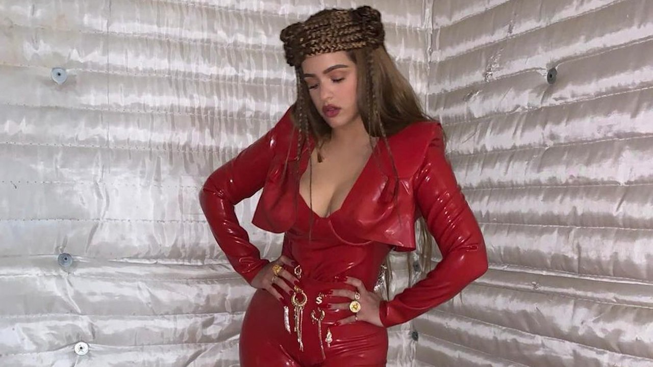 ¿Imita Rosalía a Kim Kardashian en su estilismo de Halloween?