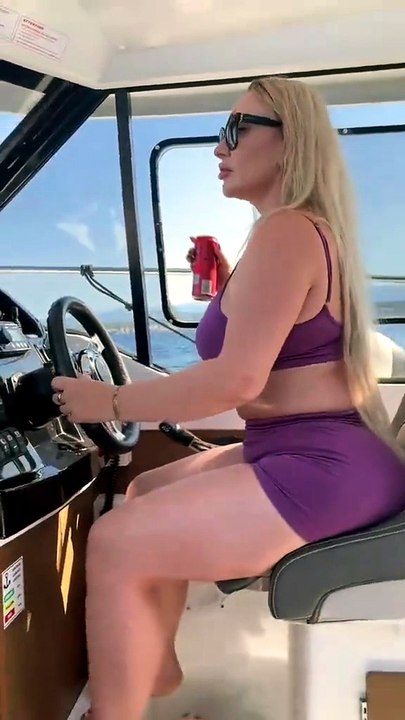 Very hot person on the ship 🛥️🛥️