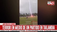 Jugador de fútbol muere tras ser alcanzado por un rayo en pleno partido