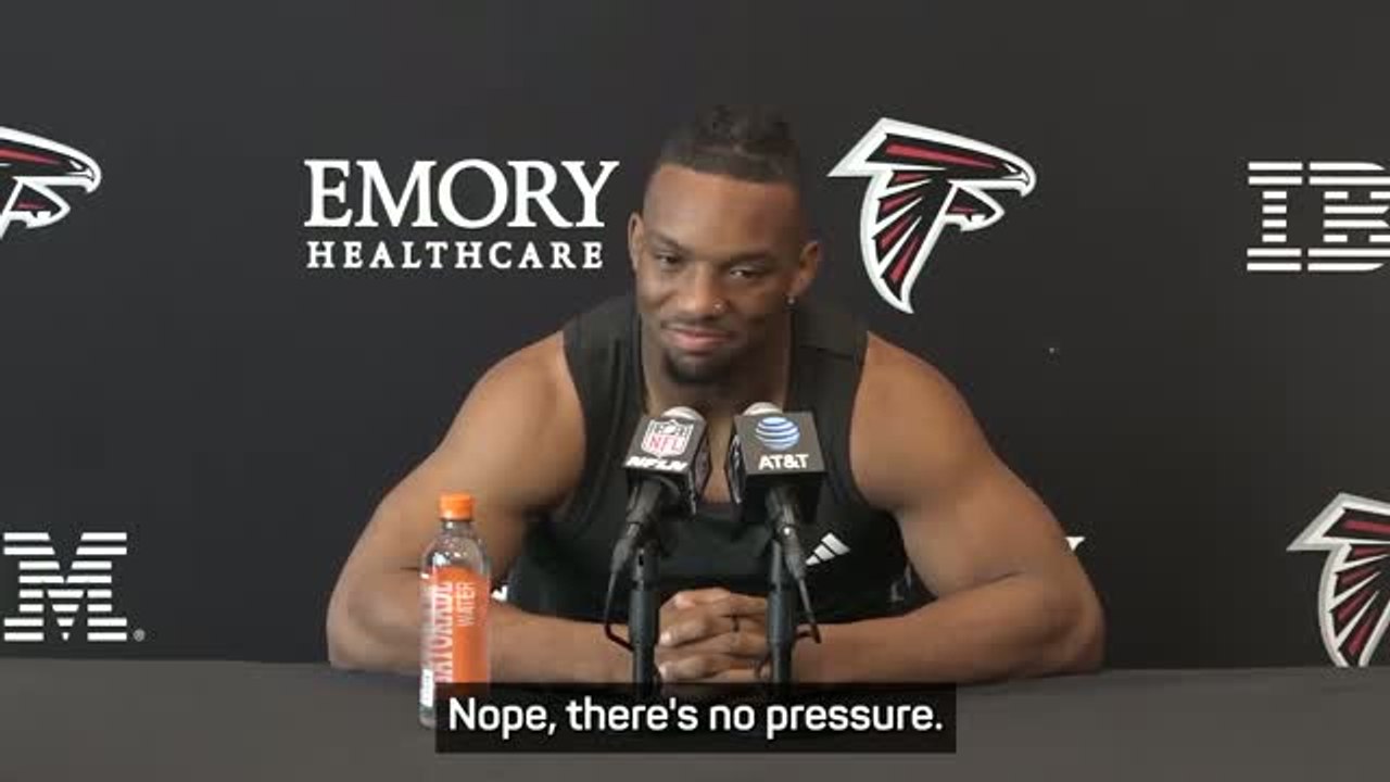 Robinson feels 'no pressure' as highest-paid RB