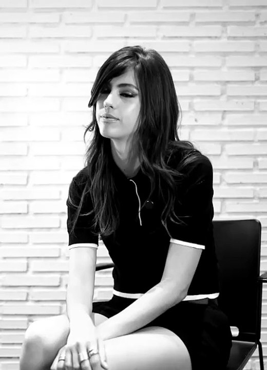 Mayka Merino en una producción con Magas (mob)