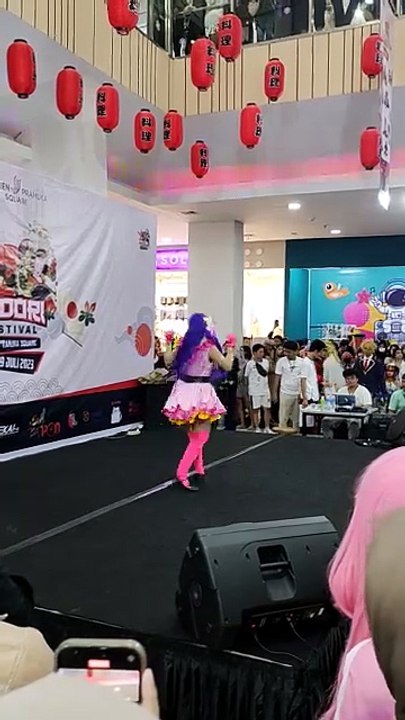 Cute Kawaii Idol Cosplayer Dancing in A Cute and Happy Way Part 3