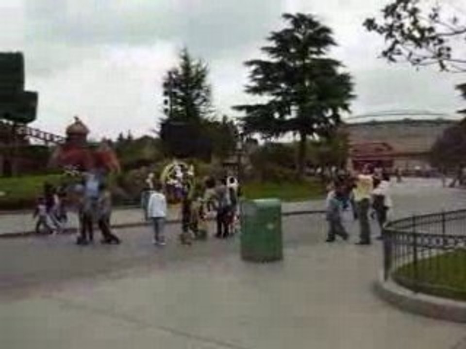 Park Atmosphere_2 - Disneyland Resort Paris