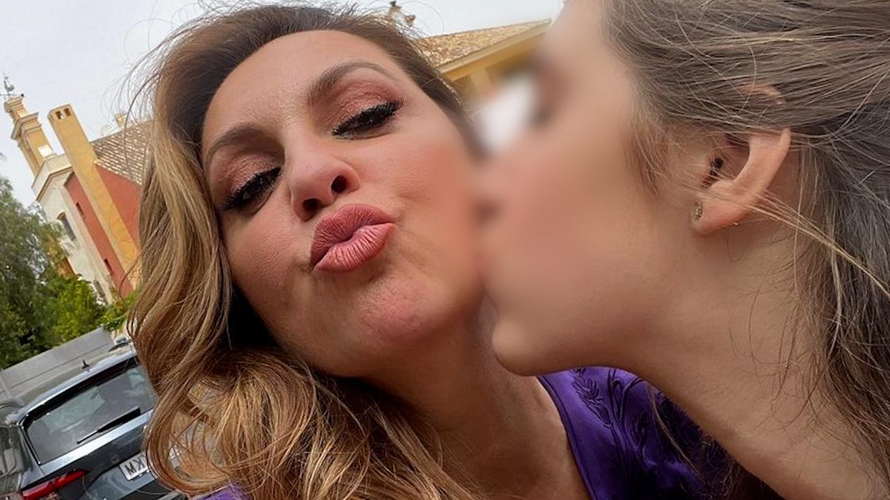 Niña Pastori presume de sus niñas en la Primera...