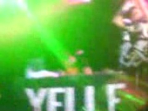 Yelle , je veux te voir .. Trop bien quoi YELLE YEAH YEL..