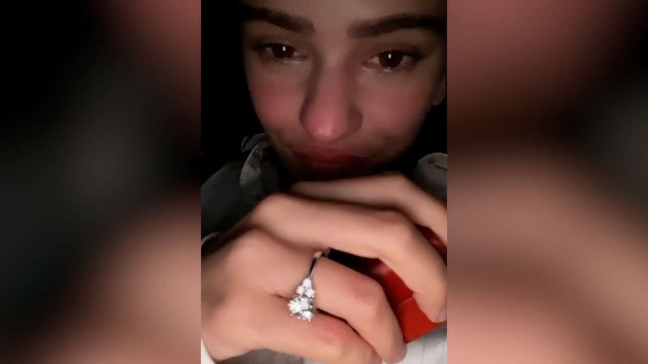 Rosalía y Rauw Alejandro se comprometen