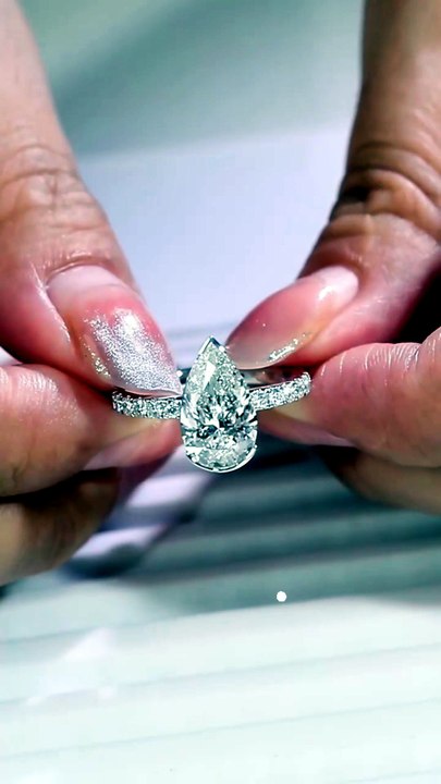Which one would you choose? 💍 #engagementring