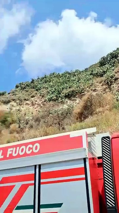 Incendio a Lipari del 6 agosto 2026 ( video di Bartolino Leone)