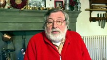 Guccini canta 'Bella Ciao' il 25 aprile 2020 contro Salvini e Meloni