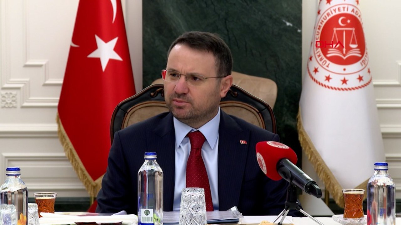 Bakan Gürlek, eski Özel Harekat Daire Başkanı Oktay'ın ailesini kabul etti