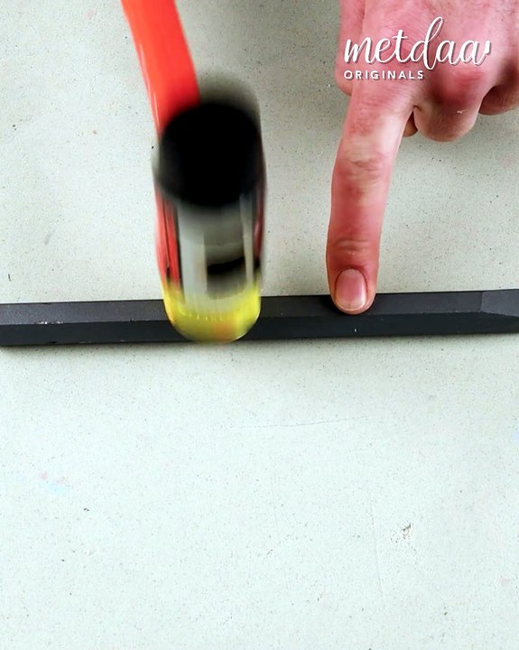 Creating amazing different objects using liquid aluminum!