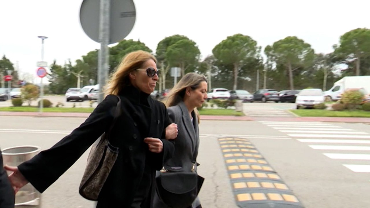 Mónica Martín Luque, rota de dolor en el último adiós a su exmarido, Fernando Gómez-Acebo